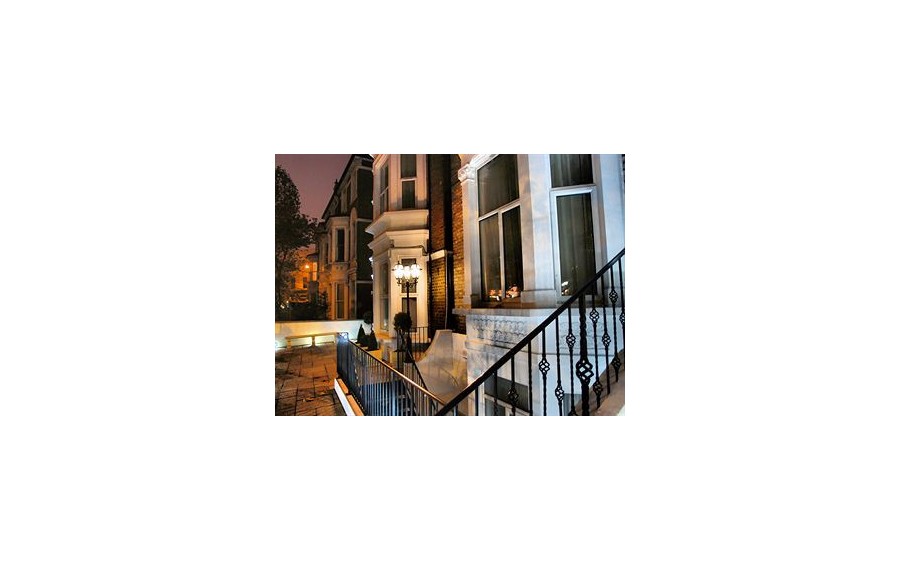 Hotel 65