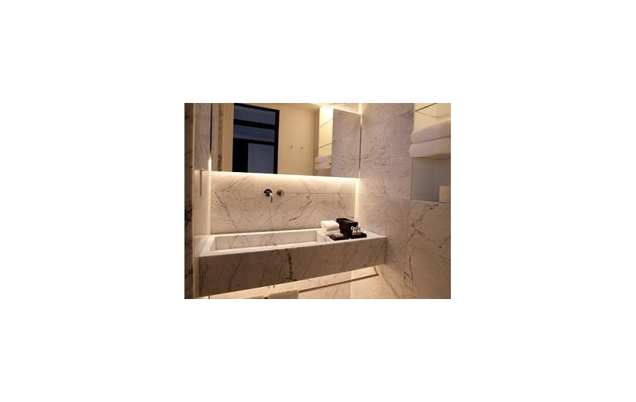La Suite West