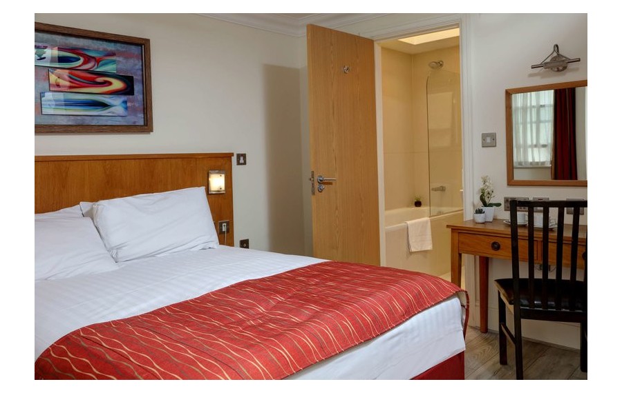 Queensway Hotel, Sure Hotel...
