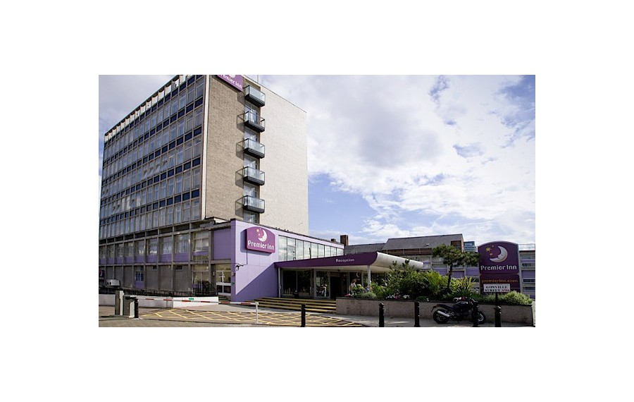 Premier Inn London Putney...