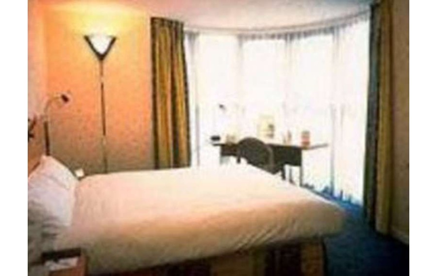 Holiday Inn Express London...