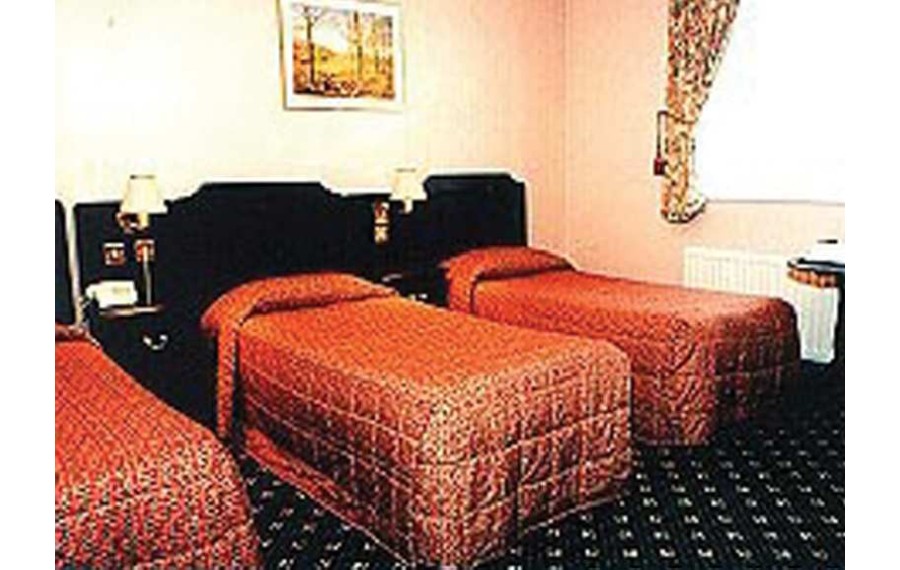 Holiday Villa Hotel & Suites