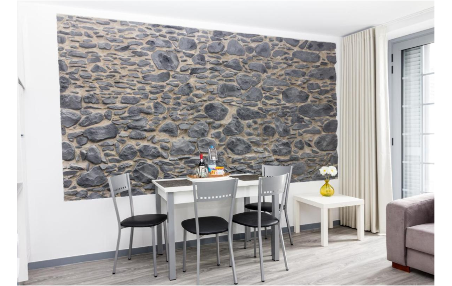 Apartamentos Funchal by...