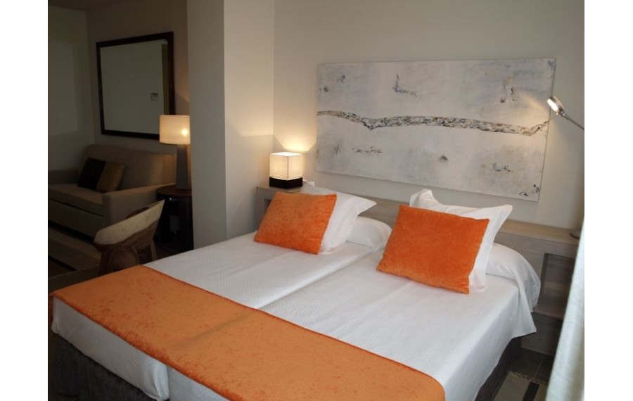 Eco Alcala Suites