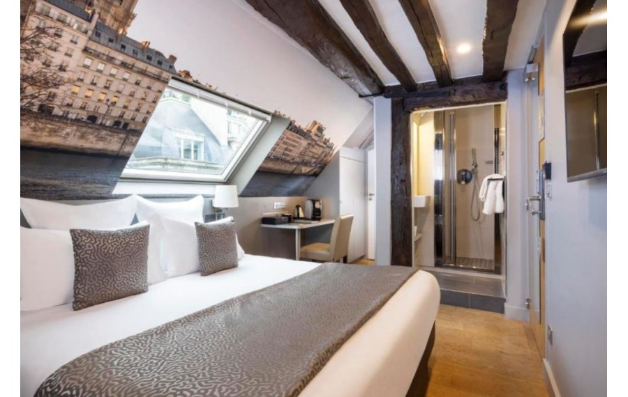 Dream Hotel Opera