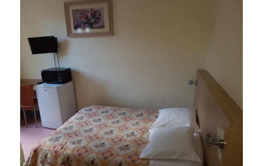 Au Royal Mad Hotel