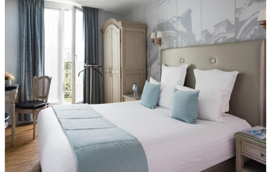 Hotel Plaza Elysees