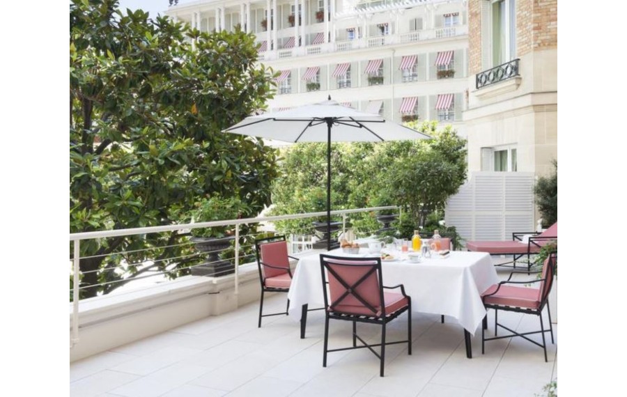 Le Bristol Paris
