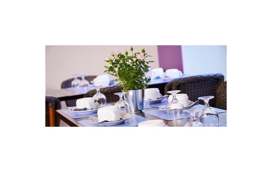 Hotel Kyriad Paris X Canal Saint Martin République