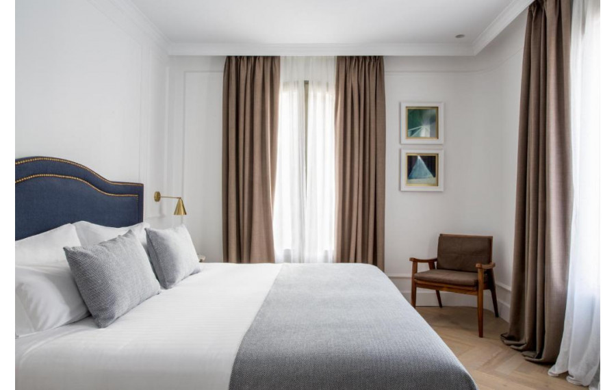 Hotel Midmost