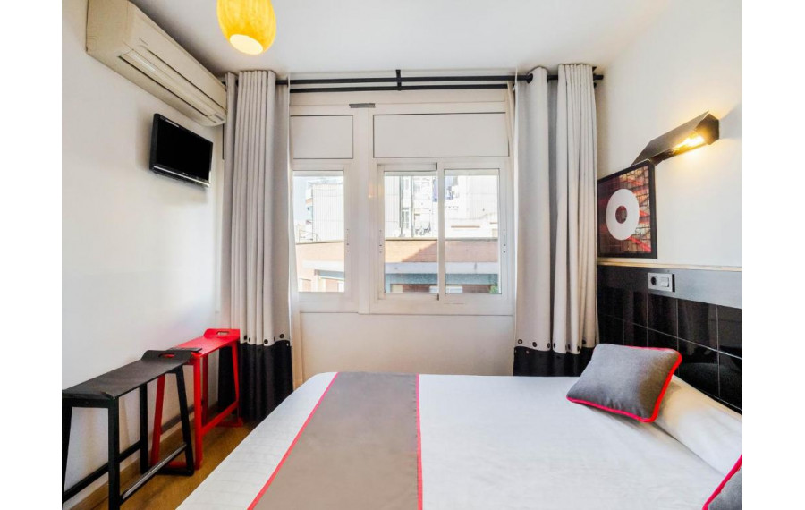 Hostal Athenas Sant Adria de Besos