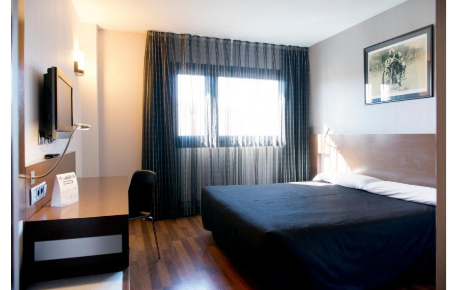 taCH Madrid Airport Hotel