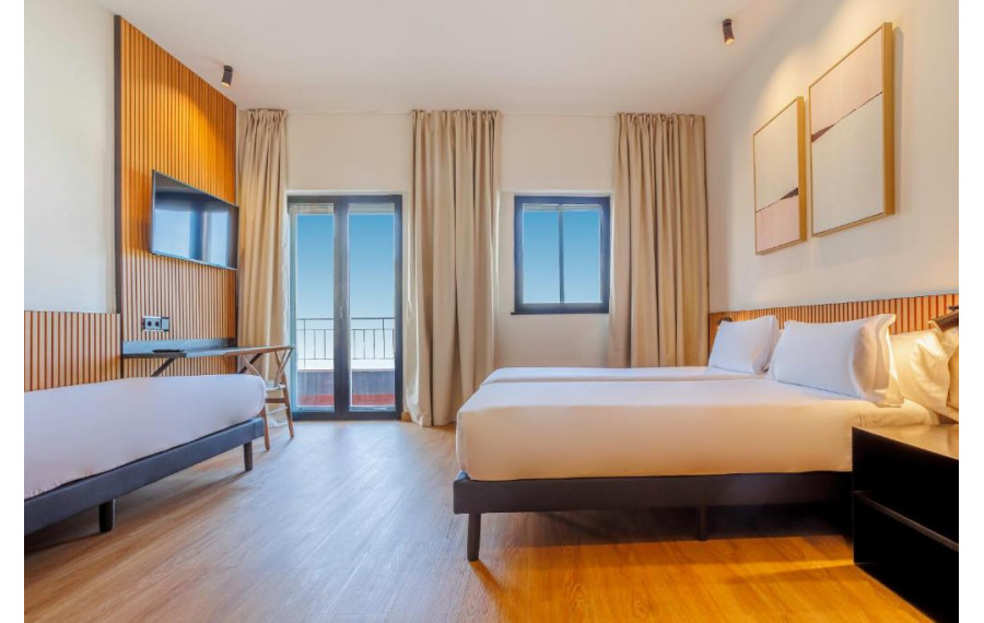 Hotel Acta Madfor