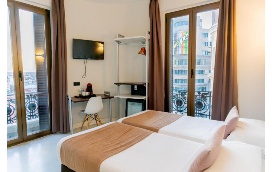 Hostal Gran Via 44