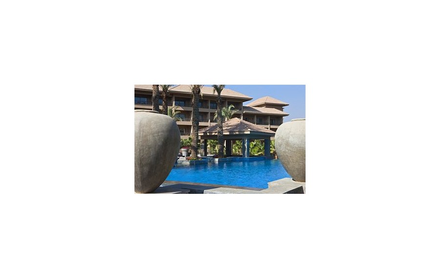 Dusit Thani LakeView Cairo