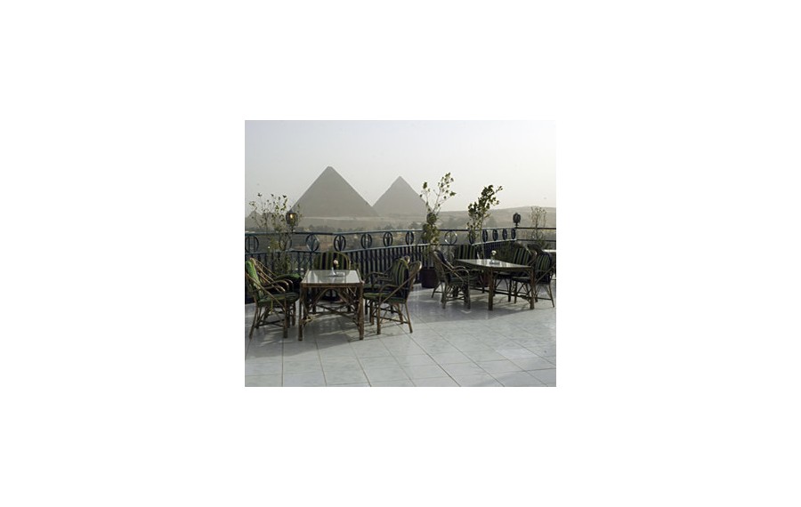 Pyramids Plaza Hotel